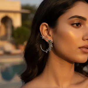 Pendientes de Aro con Perlas Religiosas Chapados en Rodio para Mujer - Product Image 3