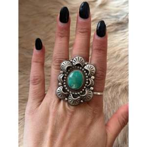 Kingman <b>Turquoise</b> Sterling Silver <b>Ring</b> Size 8.5-Navajo Handmade Bezel Set Gemstone Jewelry - Product Image 2