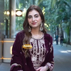 ชุดสلوارกำมะหยี่แบบอินเดีย-ปากีสถาน ดีไซน์เนอร์ ตกแต่งด้วยเลื่อมและงานปัก สำหรับงานปาร์ตี้ งานแต่งงาน และสวมใส่ลำลอง - Product Image 5