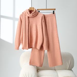 Ensemble 3 pièces streetwear unisexe tricoté et respirant pour enfants vêtements d'hiver chandails et pantalons personnalisés avec écharpe - Product Image 2