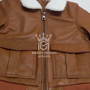 แจ็คเก็ตบอมเบอร์หนังแกะสำหรับผู้ชาย รุ่นใหม่ปี 2025 ขายส่ง OEM สไตล์ลำลอง ซิปเต็มตัว พร้อมพิมพ์ลายผ้าใบด้านหน้าตามสั่ง - Product Image 5