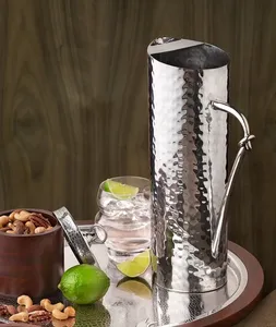 Carafe décorative en métal artisanal moderne pour intérieur, bureau et maison – Élégante carafe en laiton faite à la main pour décoration de mariage Zahid - Product Image 6