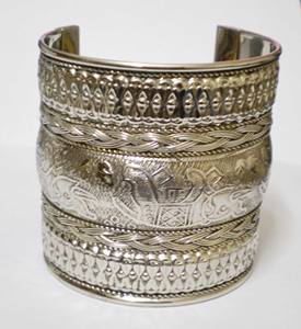 Bracelet large réglable en cuivre plaqué argent de luxe pour femmes, design vintage tribal tressé, fait à la main - Product Image 6