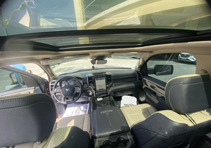 SUV ultra-luxueux 2024 d'occasion, transmission automatique, moteur turbo, sièges en tissu, pneus R18, 7 places, toit ouvrant panoramique - Product Image 2