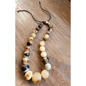 Collier pendentif en corne de buffle classique de haute qualité, corne naturelle et résine, pour les amoureux, vente chaude - Product Image 2