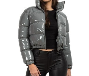 Chaqueta acolchada corta de alta calidad para mujer, abrigo corto de invierno con capucha y cierre de cremallera, elegante chaqueta acolchada corta para mujer, venta al por mayor, 2025 - Product Image 3