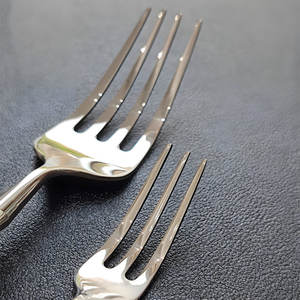 Ensemble de couverts en acier inoxydable miroir au design moderne avec poignées en os Couverts minimalistes pour la maison et la cuisine au prix le plus bas - Product Image 4