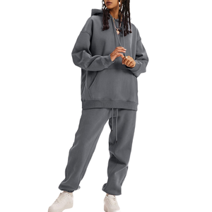 Ensemble survêtement pour femmes de haute qualité avec logo personnalisé, sweat-shirt à capuche surdimensionné et pantalon ample - Product Image 4