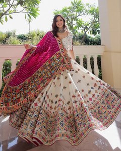 งานพิมพ์ดิจิตอลแฟนซี Navratri สุดฮิตสำหรับเรยอนผ้าเรยอน lehenga choli - Product Image 2