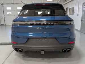 Porsche Cayenne S AWD 2024, véhicule utilitaire sport, moteur V8 biturbo de 4,0 litres - Product Image 3