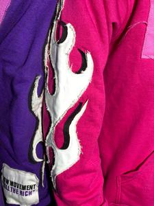 เสื้อฮู้ดดี้ผู้ชายสไตล์วินเทจฟอกสีแบบแอซิดวอช ปักโลโก้ตามสั่ง สตรีทแวร์ ทรงปกติ ชายเสื้อแบบดิบ ผ้าเนื้อหนาสำหรับฤดูหนาว ป้องกันการเป็นขุย - Product Image 6