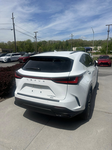 Offre exceptionnelle pour un Lexxus NX 450h+ F SPORT AWD 2025 avec faible kilométrage - Prêt à être expédié - Product Image 6