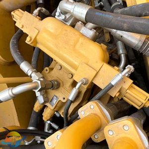 Excavadora de Orugas Usada de Alta Calidad Caterpillar CAT390DL de Segunda Mano con Pocas Horas de Trabajo, Bajo Precio, Componentes de Motor y Engranajes - Product Image 6