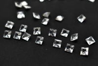 Piedra preciosa calibrada suelta de 4 mm a 12 mm facetada cuadrada de zafiro blanco para fabricación de joyas dureza 9 corindón de laboratorio