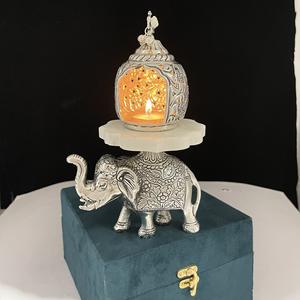 Éléphant en argent plaqué avec porte-bougie et boîte cadeau élégante - Product Image 2