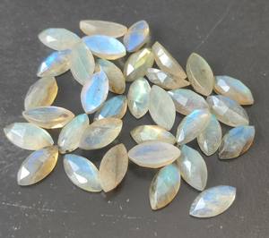 Piedra lunar de labradorita natural al por mayor, piedras preciosas sueltas con reverso plano de 2x4mm-15x30mm para la fabricación de joyas - Product Image 2