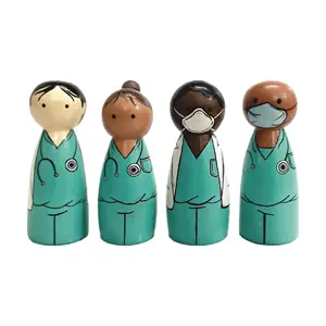 厂家销售定制木制医生娃娃娃娃定制不同尺寸的娃娃定制。