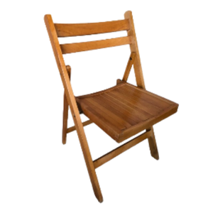 La mejor silla plegable de jardín hecha de madera de teca maciza y con un diseño moderno y minimalista. - Product Image 1