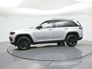 Jeep Grand Cherokee Altitude X AWD 2024 Usado, Automático, R19, Cuero Oscuro, Volante a la Izquierda, ACC, SUV, Techo Solar - Product Image 3