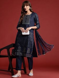 Lámina de impresión Yoke Design Gotta Patti rayón viscosa Kurta con pantalones y Dupatta - Product Image 6