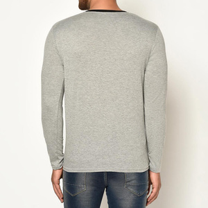 เสื้อยืดคอวีแขนยาวผู้ชายแฟชั่นใหม่ เสื้อยืดคอวีผ้าฝ้าย เสื้อยืดคอวีแขนยาวผู้ชายสกรีนโลโก้ได้ - Product Image 4