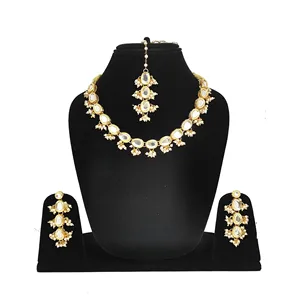 Ensemble de collier en Kundan à une seule couche, blanc émeraude, perlé, plaqué or, bijoux en cuivre fin pour mariage ou cadeau - Product Image 1