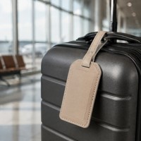 Étiquettes de bagage en cuir PU avec logo personnalisé, porte-cartes d'identité de voyage avec sangle pour hommes et femmes, personnalisable OEM