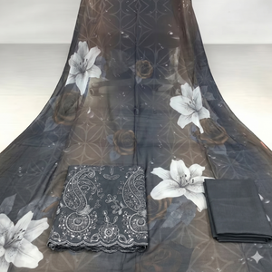 Dirac Suizo Gris Carbón con Estampado de Lirios Blancos, Gorgorad Gris Bordado y Telas a Juego para Chales - Product Image 1