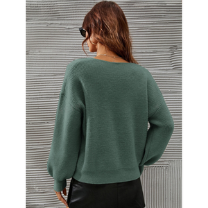 Suéter Casual para Mujer, Color Verde Militar, Hombros Descubiertos, Cuello en V, Manga Farol - Product Image 2