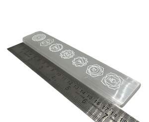 แท่งคริสตัลเซเลไนต์ธรรมชาติ รูปทรงแบน สำหรับแกะสลักจักระ ฟงสุ่ย บำบัดด้วยคริสตัล สำหรับทำความสะอาดพลังงาน เรกิ ทำสมาธิ และตกแต่งบ้าน - Product Image 1