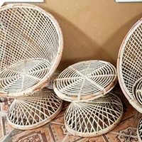 Offre Spéciale : Ensemble Table et Chaises d'Extérieur en Rotin Tressé, Design Asiatique, 3 Pièces – Mobilier de Luxe pour Terrasse d'Hôtel et Maison