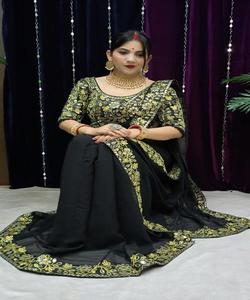 Travail de broderie lourde sari avec chemisier mat pièce les femmes indiennes portent sari bas prix en gros surat vêtement - Product Image 3
