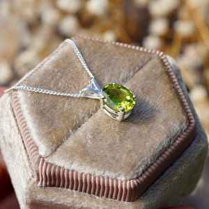 Peridoto Natural 8x6mm Piedra preciosa ovalada Plata de Ley 925 Collar de joyería fina de diseñador hecho a mano para mujer personalizado - Product Image 5