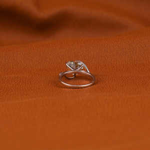 แหวนเพชร18KT ทรงหัวใจสีทองออกแบบได้ตามต้องการแหวนแต่งงาน IGI สีเขียวประกายเพชรของขวัญวันเกิดสำหรับเธอ - Product Image 3