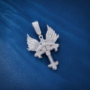 SHREYA DIAM Collier Pendentif Croix Ailes d'Ange en Moissanite Plaqué Or 18K Luxe Hip Hop Unisexe Quotidien Cadeau - Product Image 2