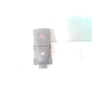 Bouton d'avertissement de danger pour Dacia Sandero Série II 252905668rb (12>20) - Product Image 1