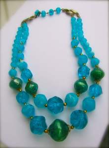 Collier en résine ovale avec perles en résine épaisses, chaîne réglable, bijoux de mode modernes pour femmes, à porter au quotidien et pour les fêtes, artisanat en résine - Product Image 6