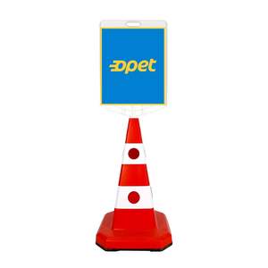 Ensemble de cônes de signalisation routière double face avec logo Opet pour la sécurité routière - Product Image 1