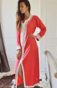 ชุดเดรสยาวปักลายสไตล์ใหม่สำหรับผู้หญิง แขนสั้น ความยาวระดับข้อเท้า - Product Image 4