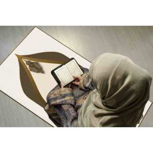 Tapis de prière islamique marron et or : design religieux élégant, tapis imprimé, tapis fin non tissé - Product Image 5