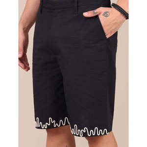 Ensemble coordonné pour homme Amanush en coton noir brodé, chemise à manches courtes à col cranté et short, tenue décontractée d'été en 2 pièces - Product Image 3
