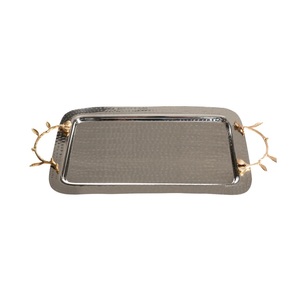 Plateau de service à motif martelé le plus exigeant avec poignées en feuilles Nouvelle arrivée Meilleure qualité à bas prix - Product Image 4