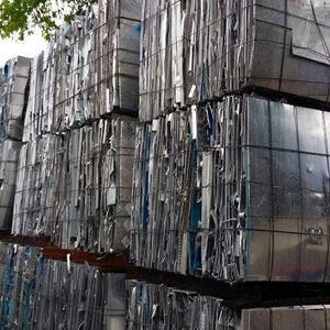 Chatarra de extrusión de aluminio puro 99% disponible en chatarra de extrusión de aluminio de calidad de suministro a granel de fábrica - Product Image 1