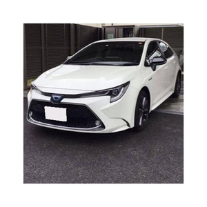 Corolla berline d'occasion en bon état avec transmission intégrale, sièges en cuir, intérieur foncé, régulateur de vitesse adaptatif, à vendre - Product Image 4