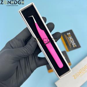 Pinzas de pestañas de 90 grados de calidad superior para extensiones de pestañas Agarre de punta de fibra de alta precisión Mega volumen Aislamiento Herramientas de pestañas - Product Image 4