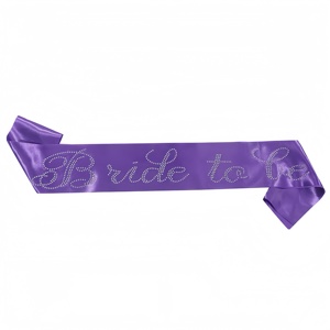 Banda de Despedida de Soltera con Pedrería y Satén Rosa, Modelo SAH-429 - Product Image 3