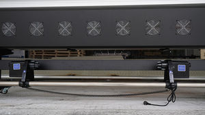 Imprimante numérique à jet d'encre grand format 2,1 m à double tête I3200 à solvant écologique, de type moulé, haute précision - Product Image 2