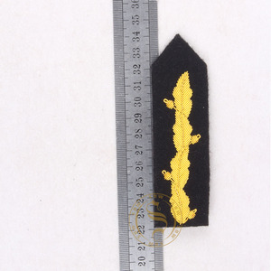 Insignia de cuello de alta calidad hecha a mano oro francés lingotes alambre Gorget parche cosido bordado fieltro PVC para ropa de uniforme - Product Image 1