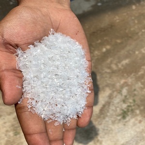 Compre copos de PET de calidad fresca, fábrica de botellas de PET, chatarra transparente, copos de PET lavados en caliente para botella y fibra, precio barato - Product Image 3