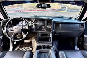 USADO LHD/RHD 2005 CHEVROLET SILVERADO SS - Product Image 3